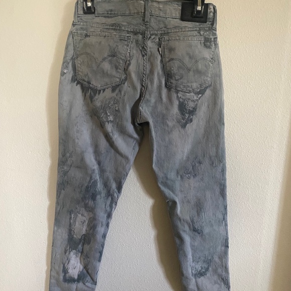 Levis Gray Pattern Jean - Picture 2 of 3